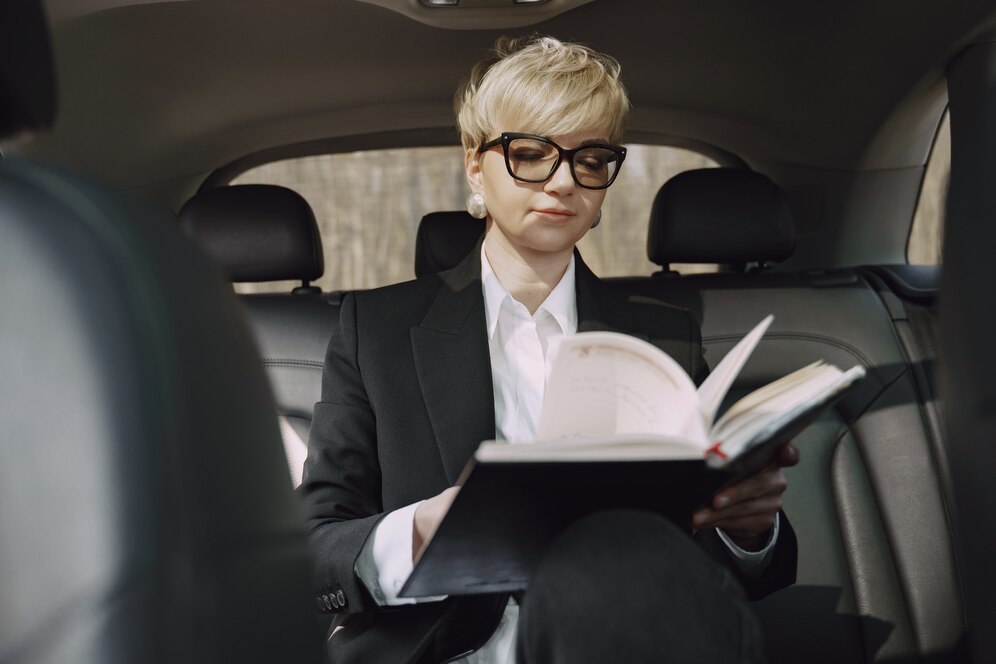 Czytanie w samochodzie – co warto wiedzieć?